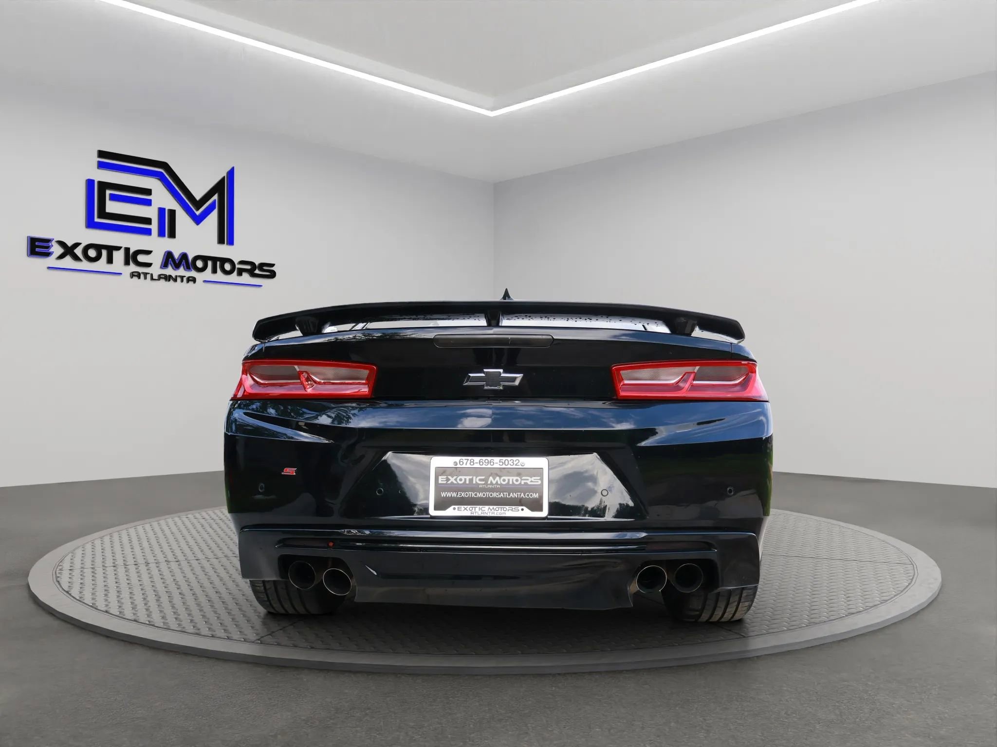 Used 2016 Chevrolet Camaro SS image 3