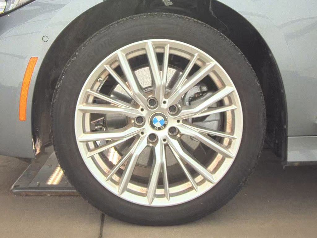 Used 2024 BMW 330i xDrive Sedan w/ Premium Package image 10