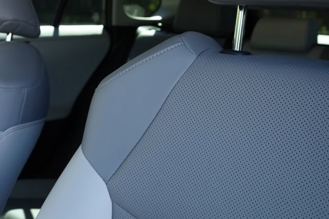 Used 2025 Toyota RAV4 Limited w/ Advanced Technology Package image 25