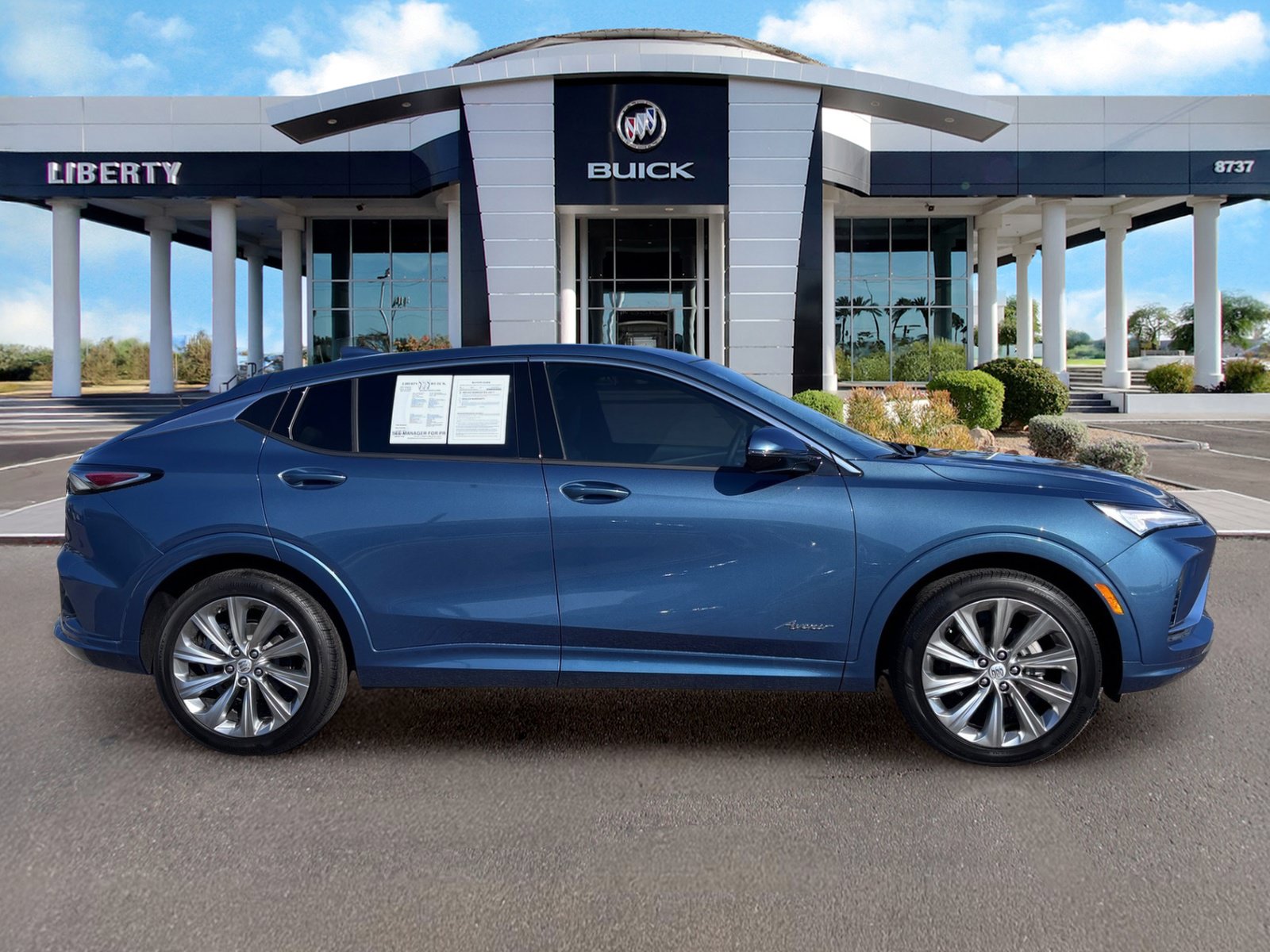 Certified 2026 Buick Envista Avenir FWD image 2