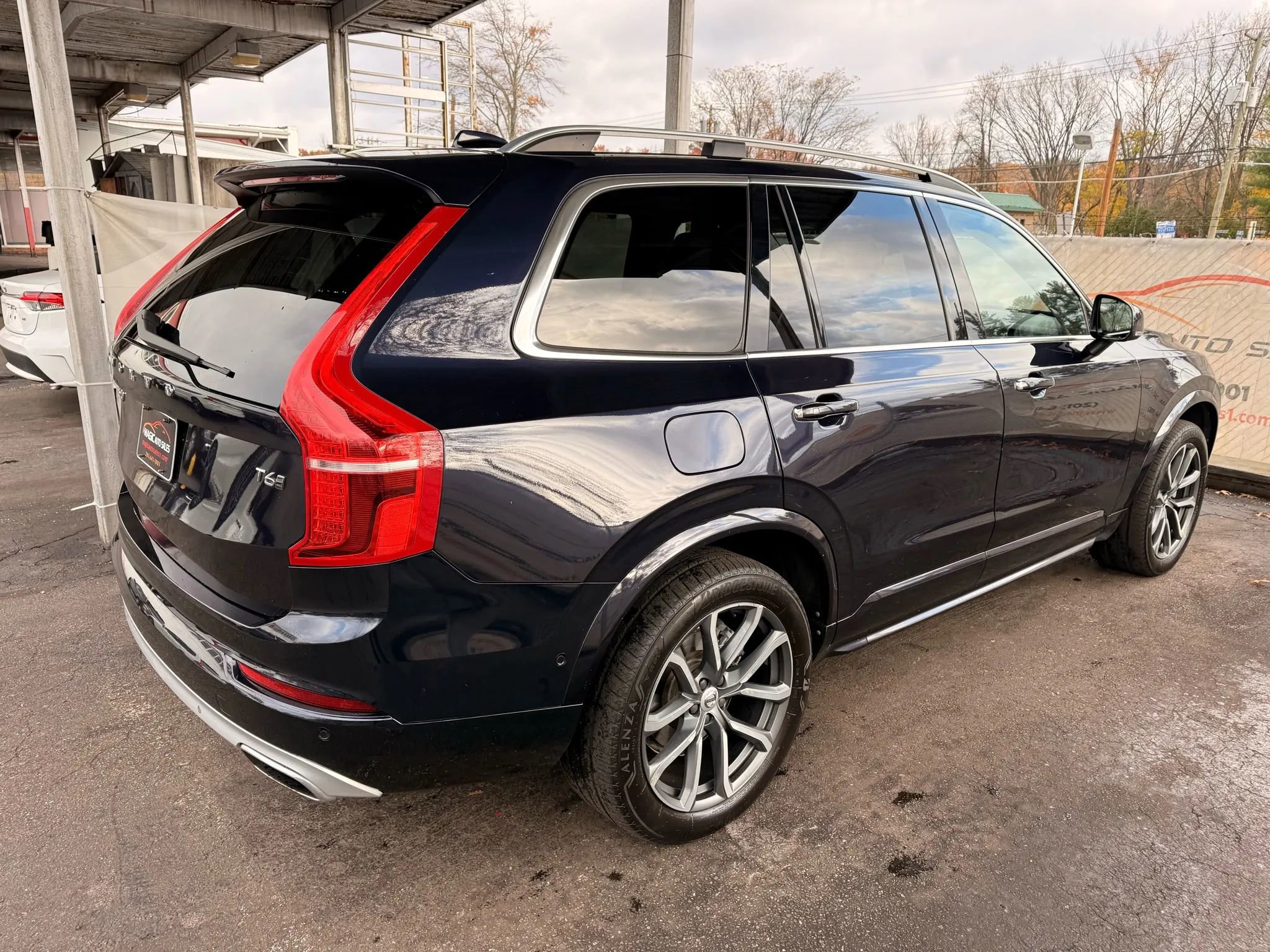 Used 2017 Volvo XC90 T6 Momentum w/ Vision Package image 13