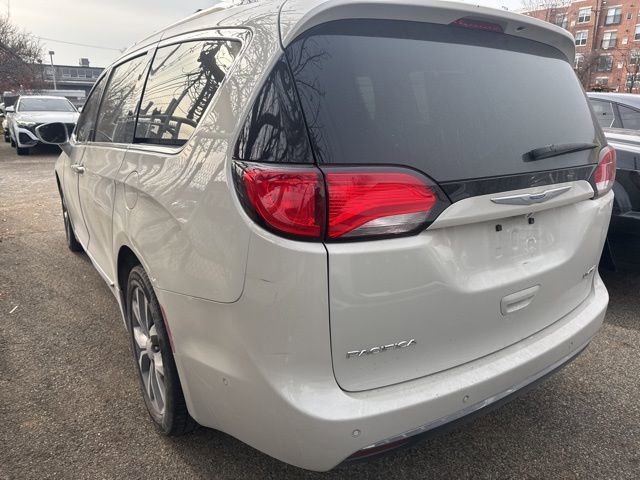 Used 2019 Chrysler Pacifica Limited w/ Tire & Wheel Group image 10
