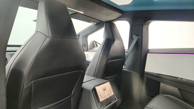 Used 2024 Tesla Cybertruck AWD Crew Cab image 28
