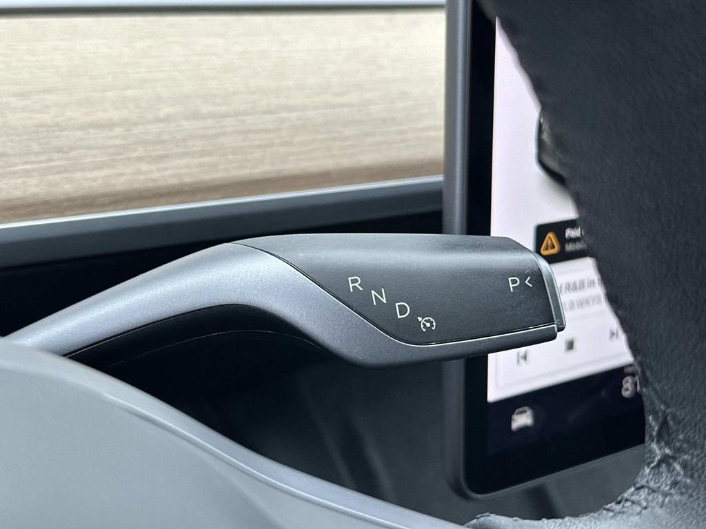 Used 2024 Tesla Model Y Long Range image 21