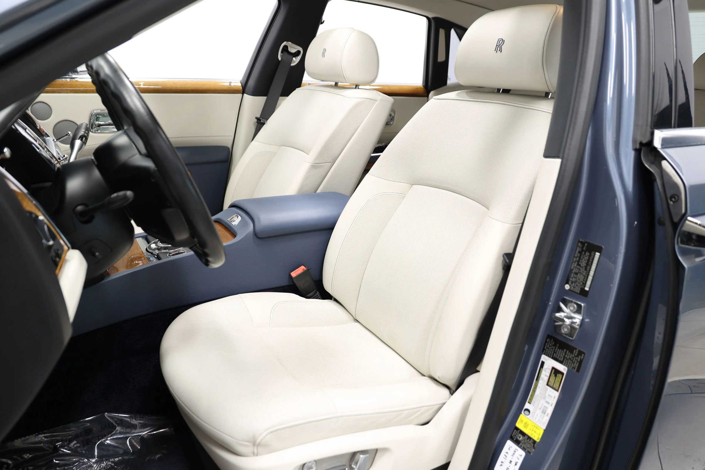 Used 2011 Rolls-Royce Ghost image 16