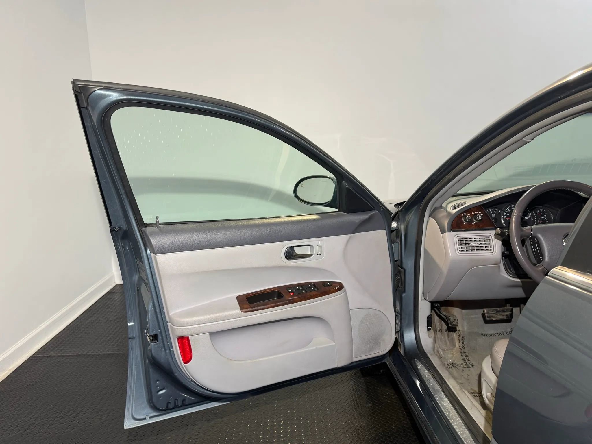 Used 2007 Buick LaCrosse CXS w/ Driver Confidence Package FWD image 7