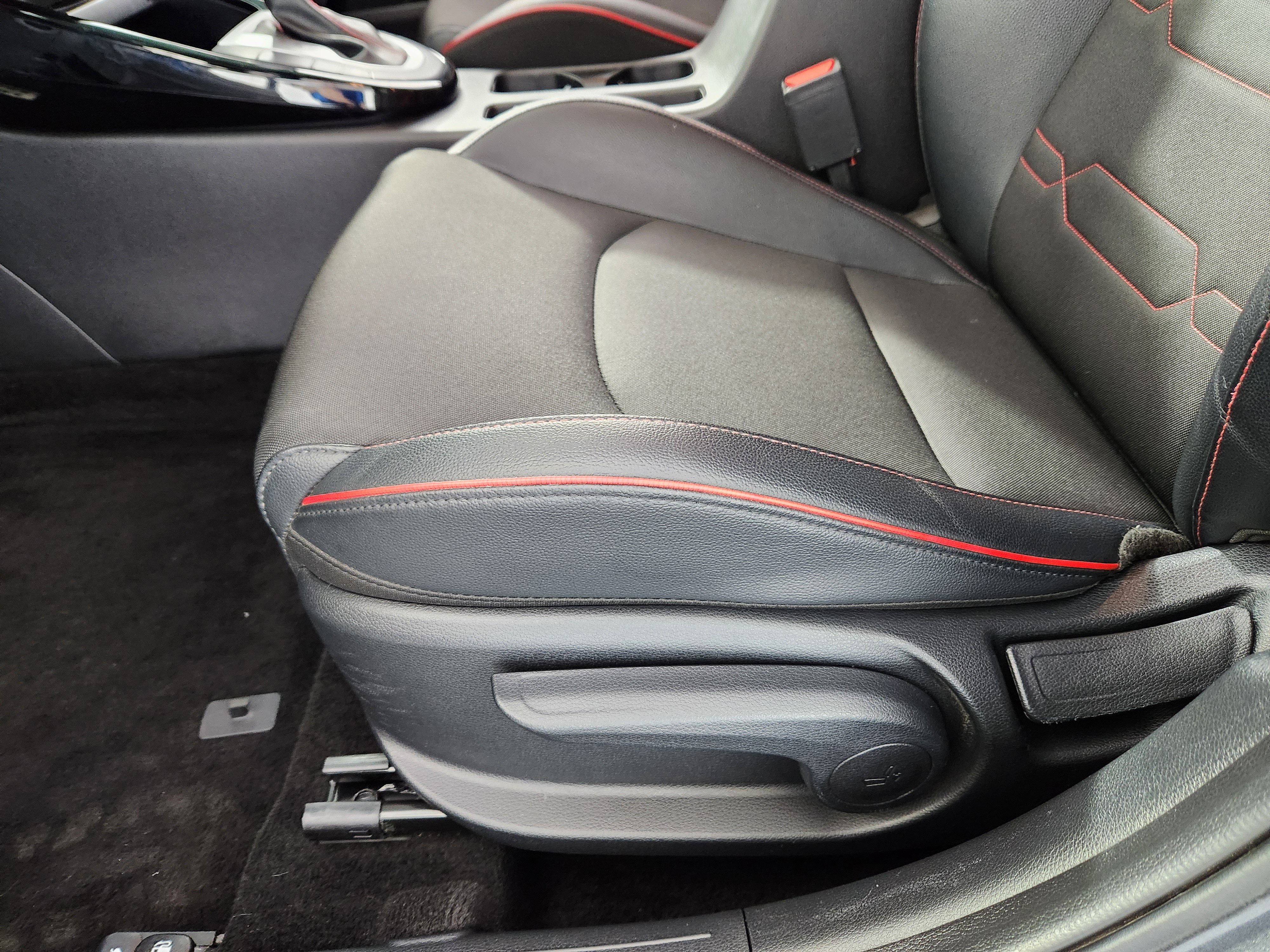 Used 2023 Kia Forte GT image 13