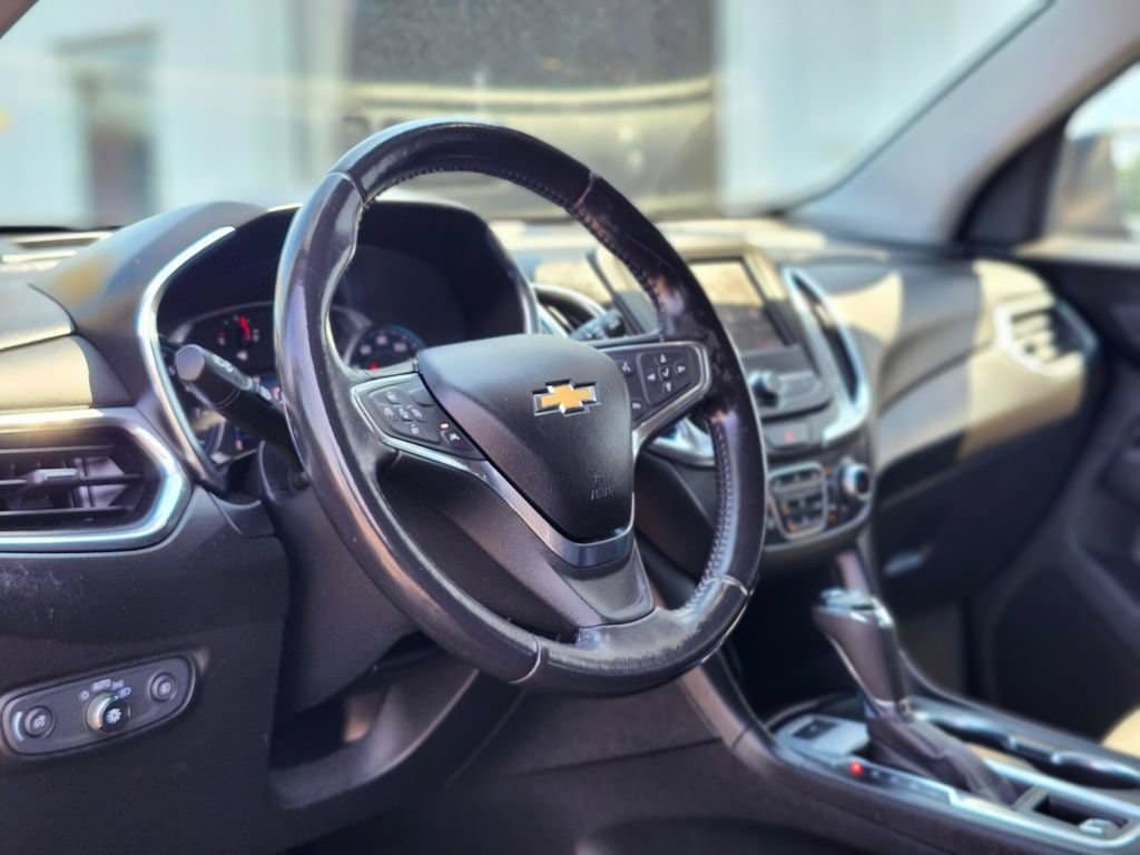 Used 2020 Chevrolet Equinox LT w/ Driver Convenience Package AWD/4WD image 17