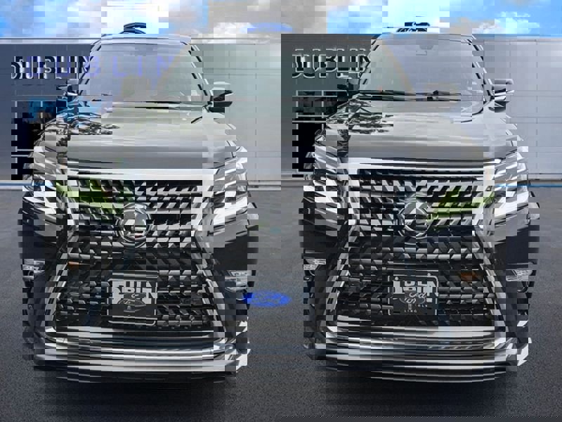 Used 2023 Lexus GX 460 Premium w/ Accessory Package image 2