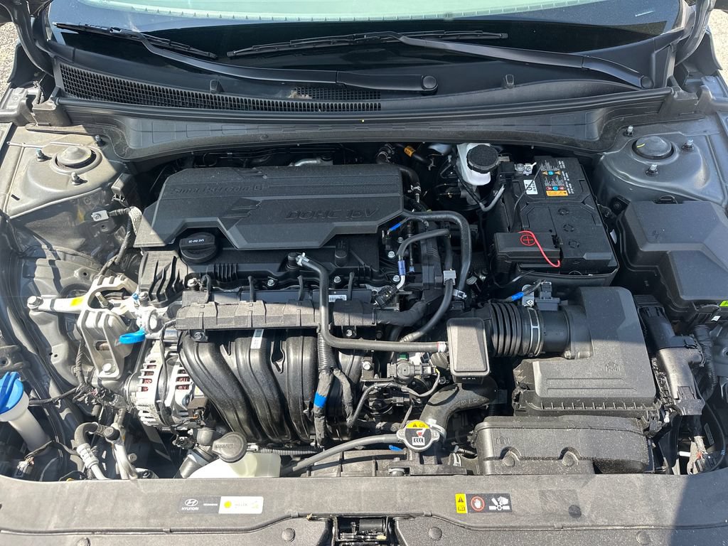 Used 2026 Hyundai Elantra SE FWD image 20