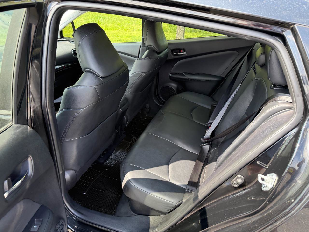 Used 2017 Toyota Prius Four Touring FWD image 13