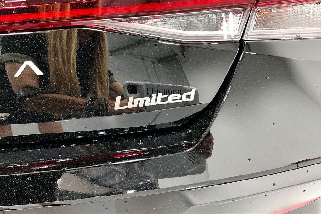 New 2026 Hyundai Elantra Limited FWD image 30