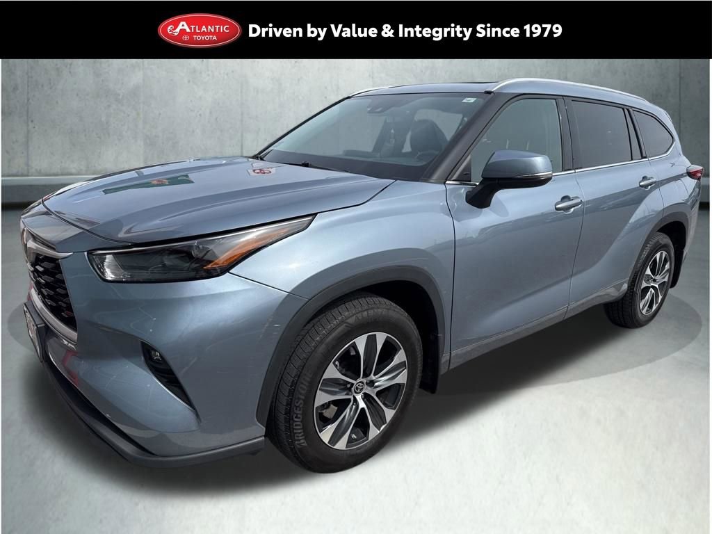 Used 2022 Toyota Highlander XLE