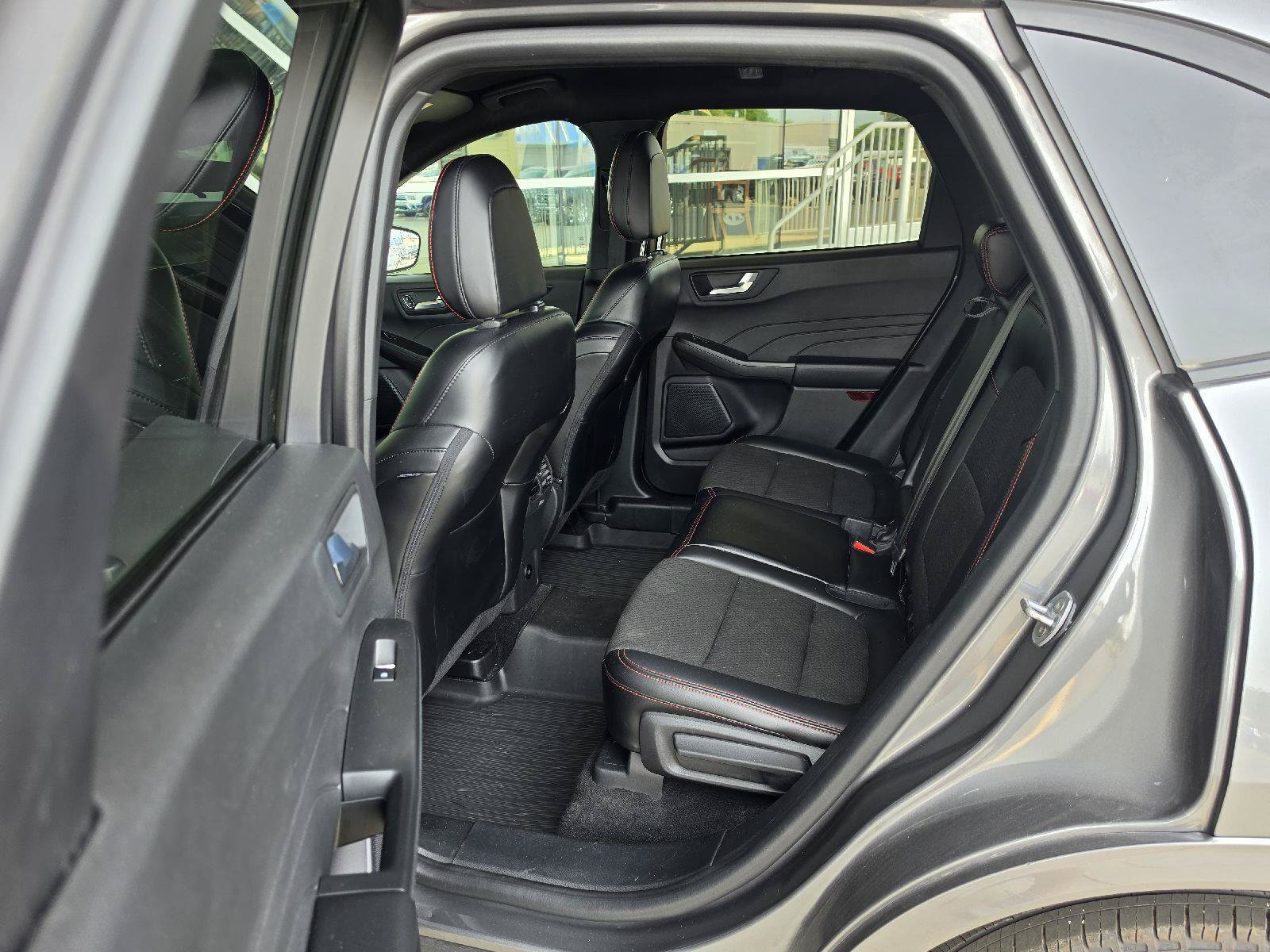 Used 2024 Ford Escape ST-Line w/ Tech Pack #1 AWD/4WD image 17
