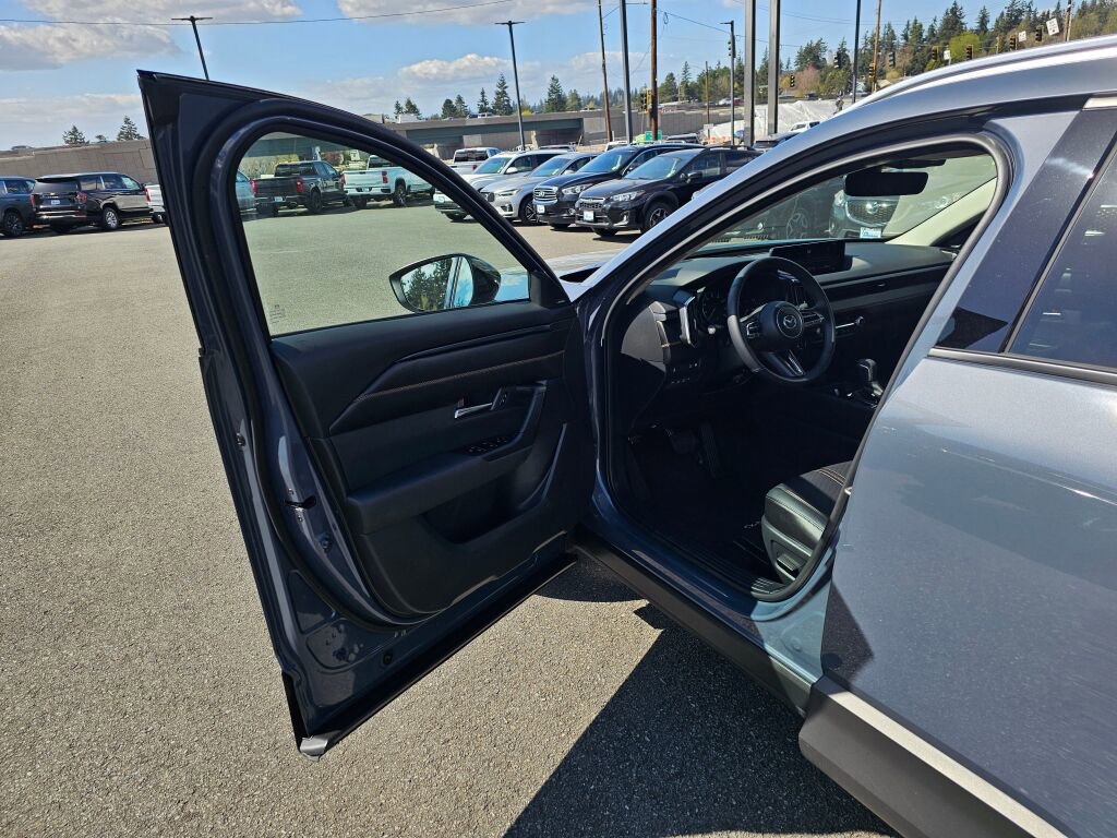 Certified 2025 MAZDA CX-50 2.5 Hybrid w/ Premium Plus Pkg image 21