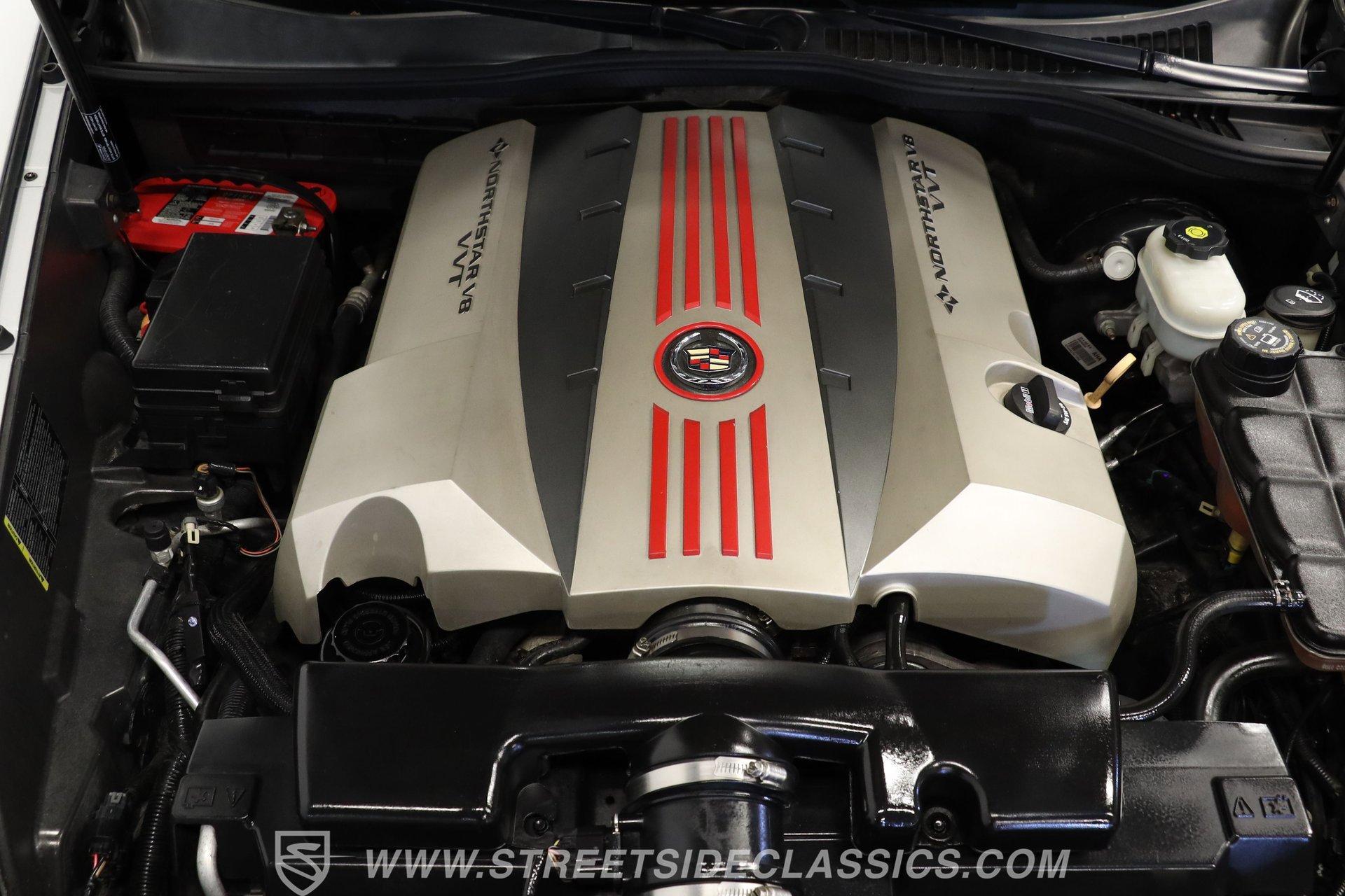 Used 2009 Cadillac XLR image 3