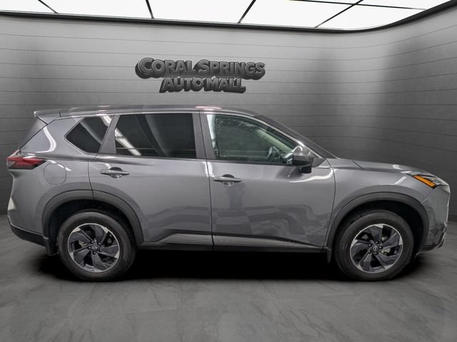 Certified 2026 Nissan Rogue SV FWD image 8