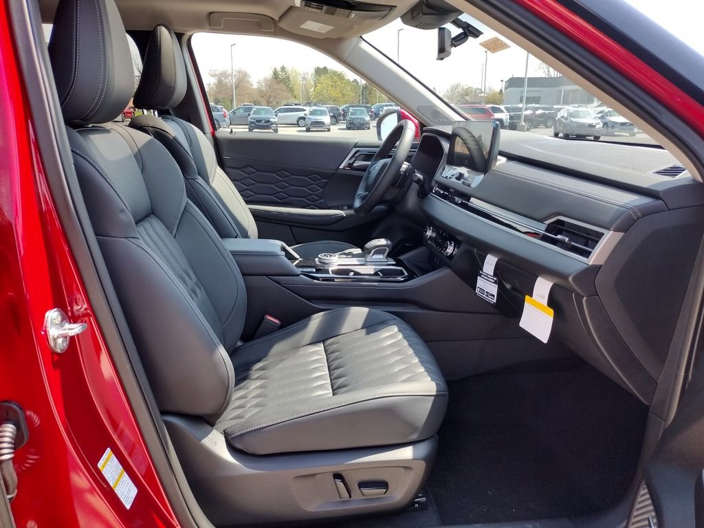 New 2026 Mitsubishi Outlander SEL AWD/4WD image 12