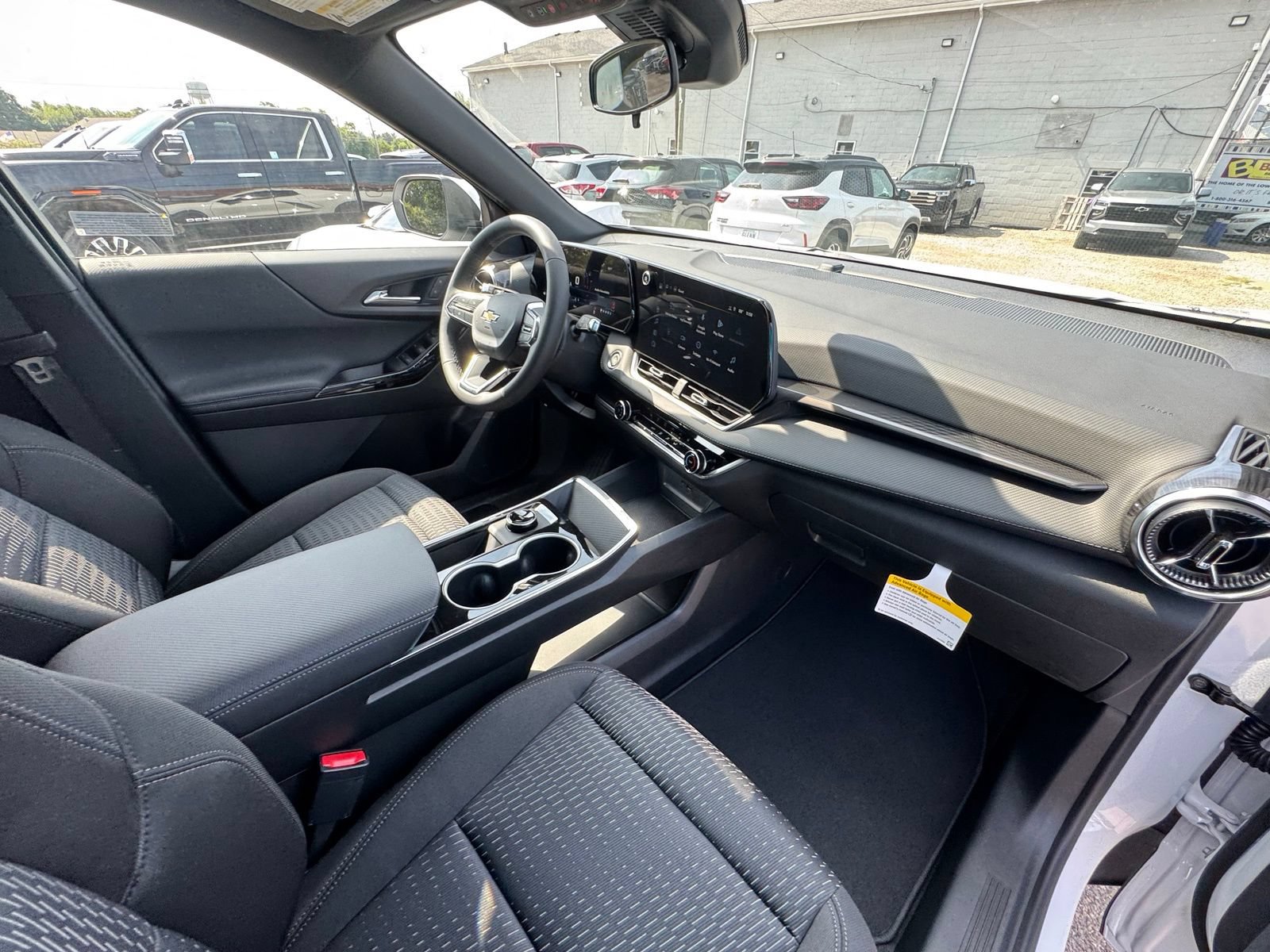 New 2027 Chevrolet Equinox LT AWD/4WD image 34
