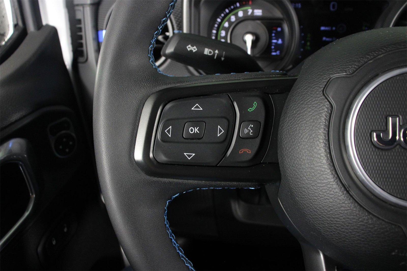 Used 2024 Jeep Wrangler Unlimited Rubicon 4xe w/ Technology Group image 10