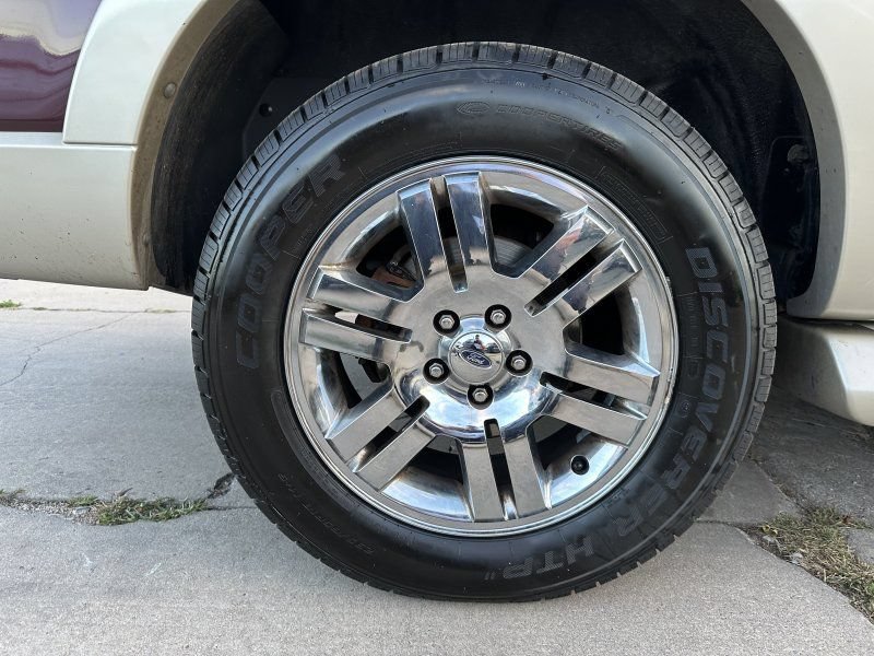Used 2006 Ford Explorer Eddie Bauer RWD image 9