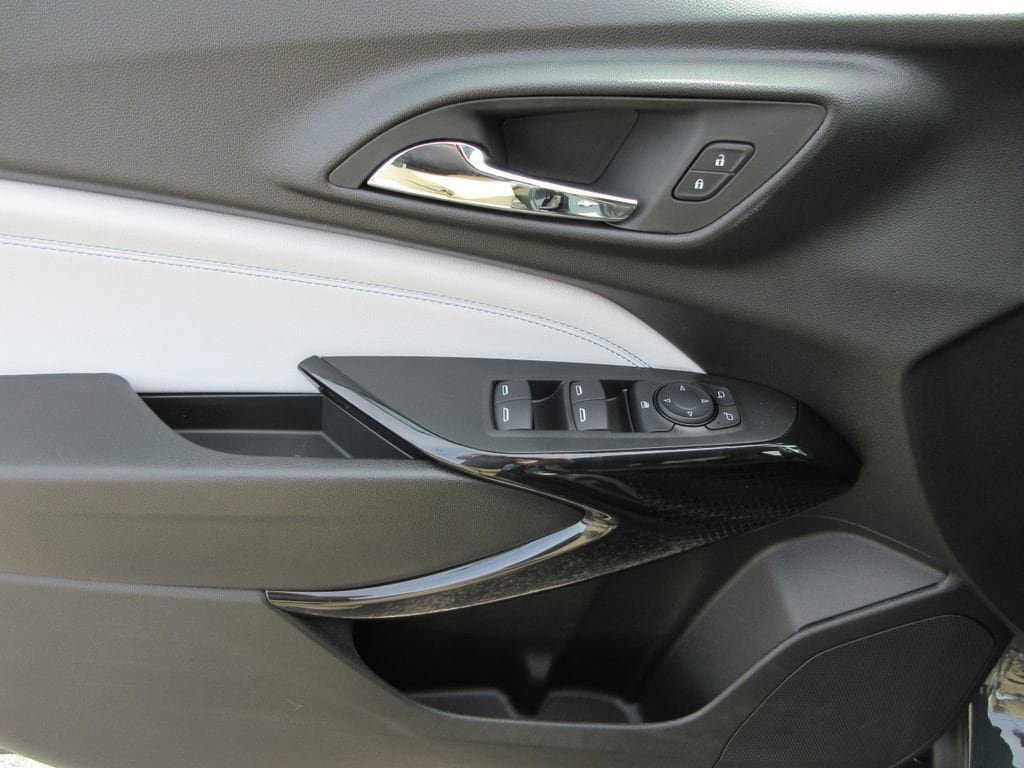 New 2026 Chevrolet Trax LT w/ LPO, Blackout Package FWD image 21