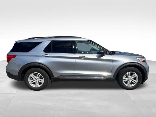 Used 2024 Ford Explorer XLT RWD image 4