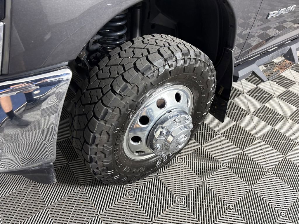 Used 2024 RAM 3500 Laramie w/ Towing Technology Group image 10