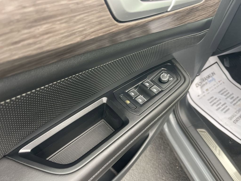 Used 2025 Volkswagen Atlas SEL image 19