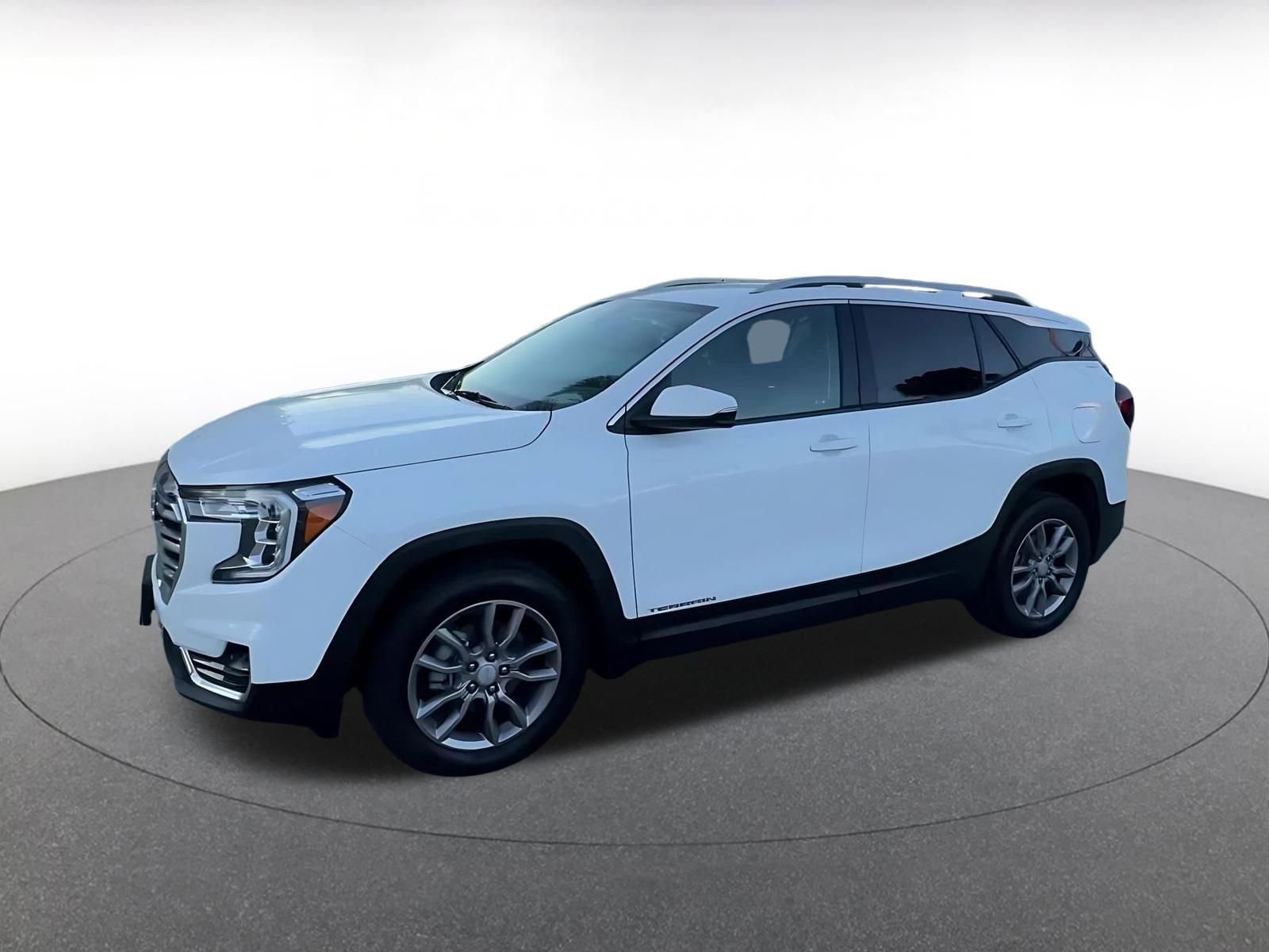 Used 2024 GMC Terrain SLT image 8