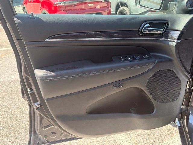 Used 2021 Jeep Grand Cherokee Overland AWD/4WD image 12