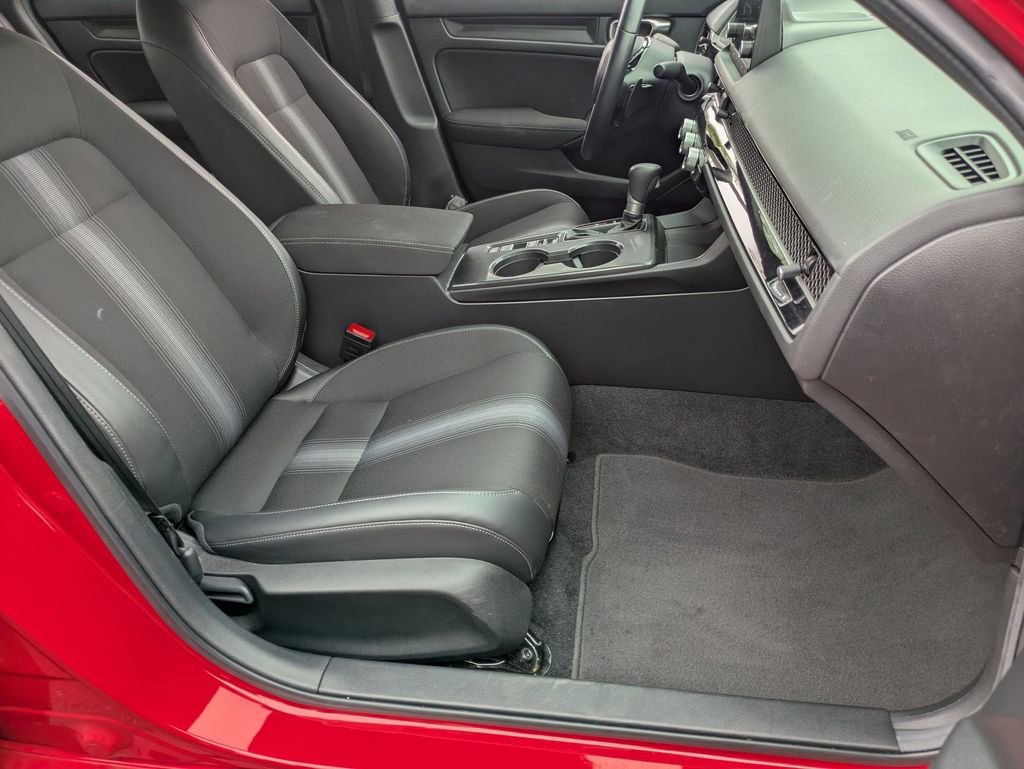 Used 2025 Honda Civic Sport image 28