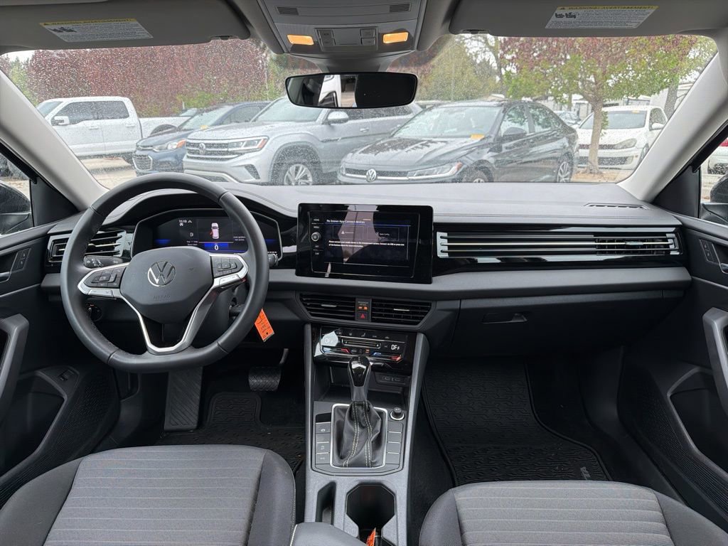 Used 2025 Volkswagen Jetta S image 10