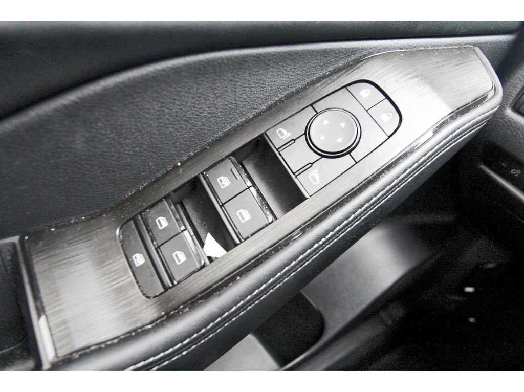 Used 2025 Nissan Rogue SV w/ SV Premium Package FWD image 15
