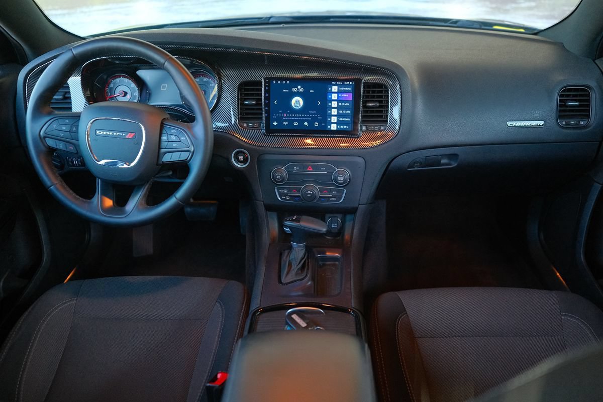 Used 2016 Dodge Charger SE w/ Blacktop Package RWD image 13