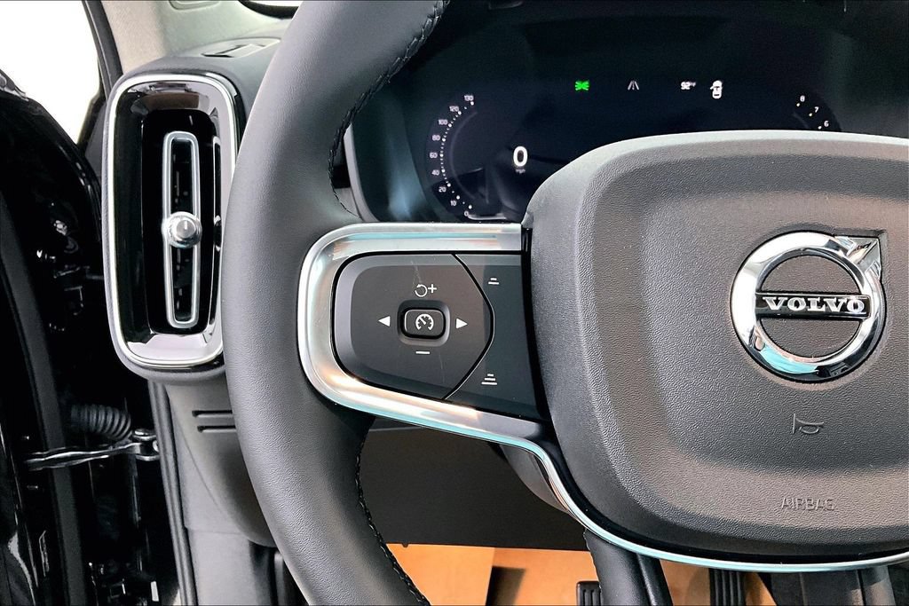 New 2026 Volvo XC40 B5 Core w/ Protection Package Premier AWD/4WD image 12