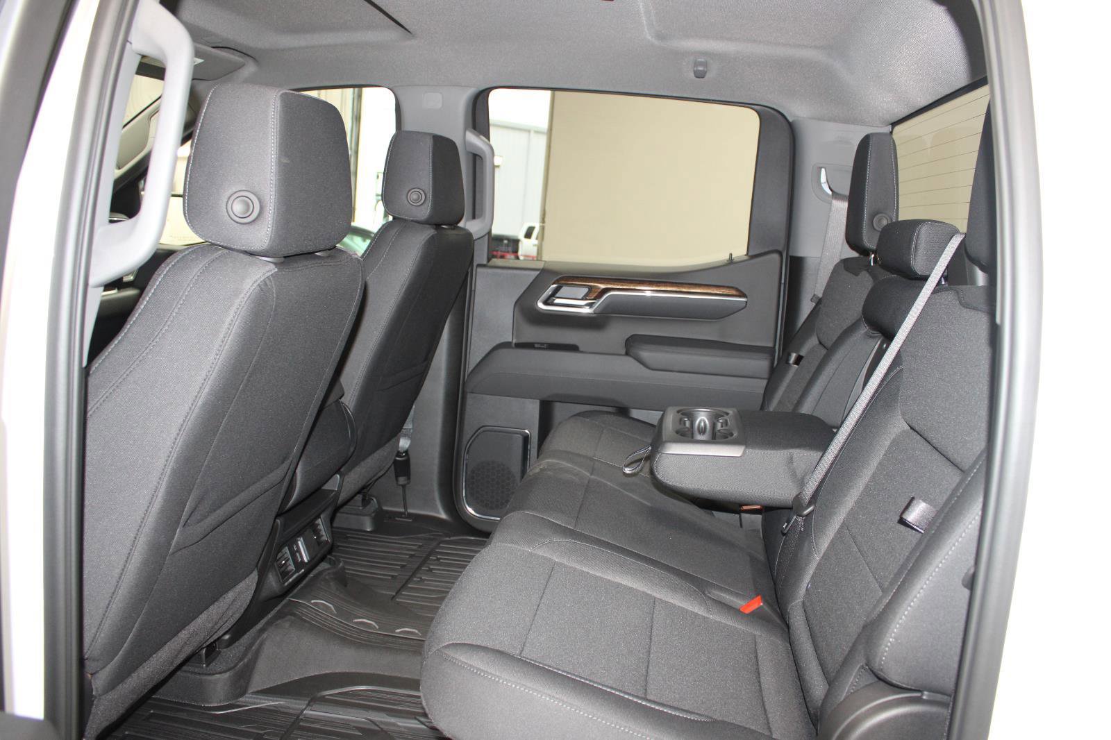 New 2025 GMC Sierra 1500 Elevation image 31