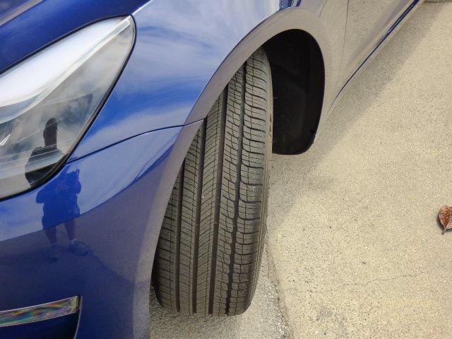 Used 2023 Tesla Model 3 Standard Range RWD image 9