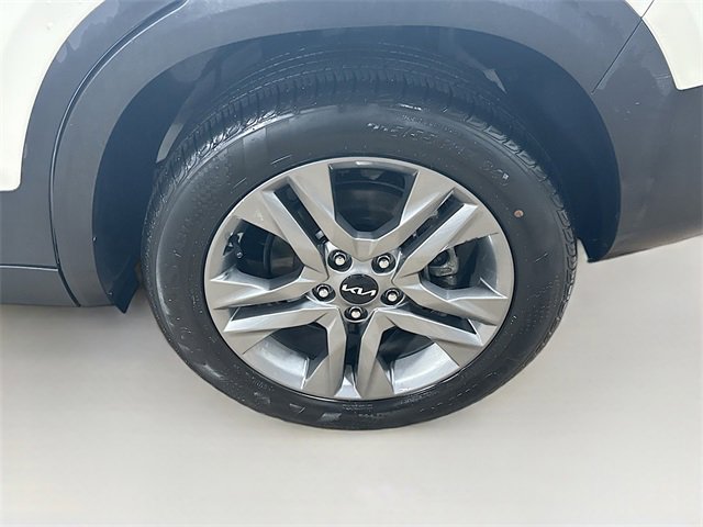 Used 2023 Kia Seltos LX image 10