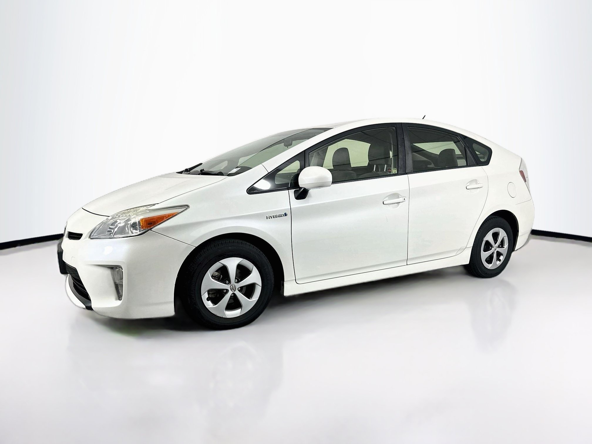 Used 2015 Toyota Prius Two FWD image 3