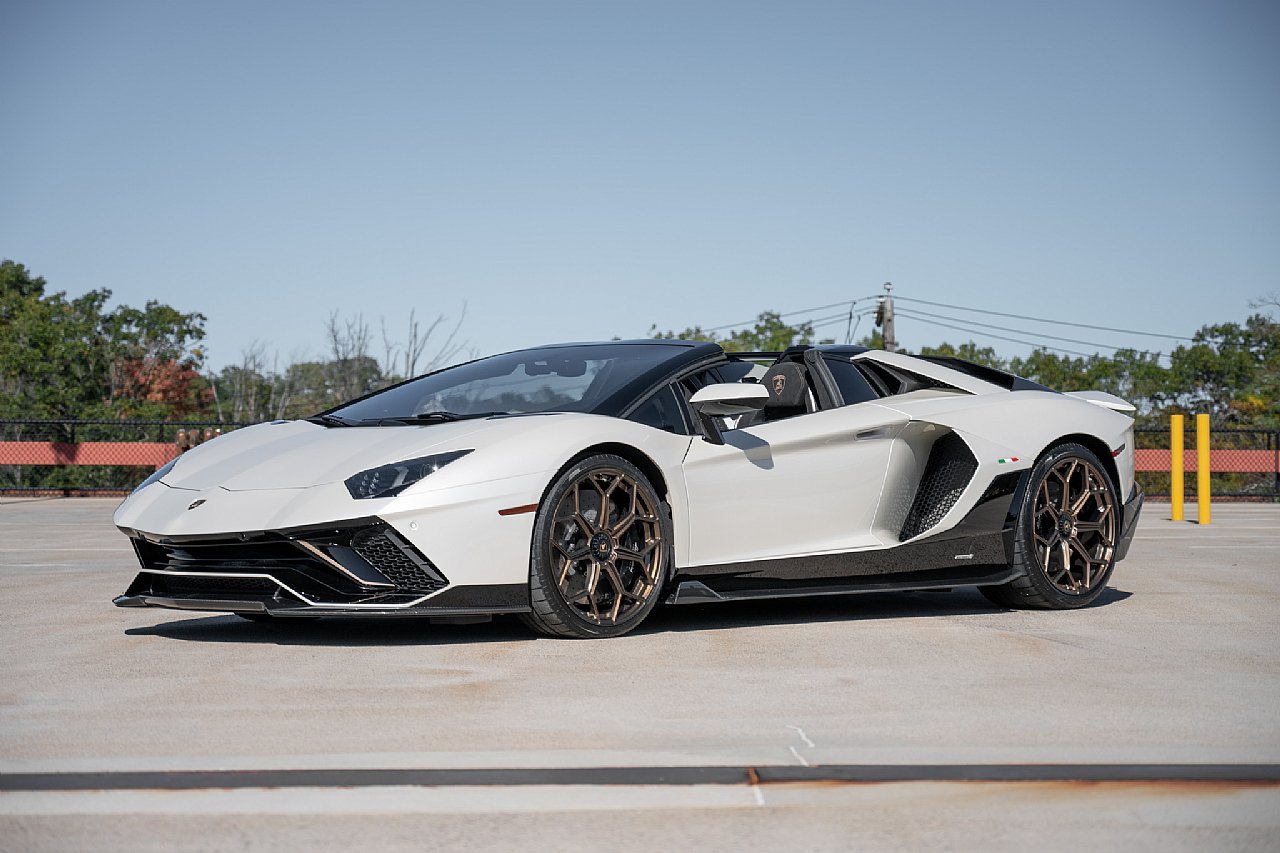 Used 2022 Lamborghini Aventador LP 780-4 Ultimae AWD/4WD image 1
