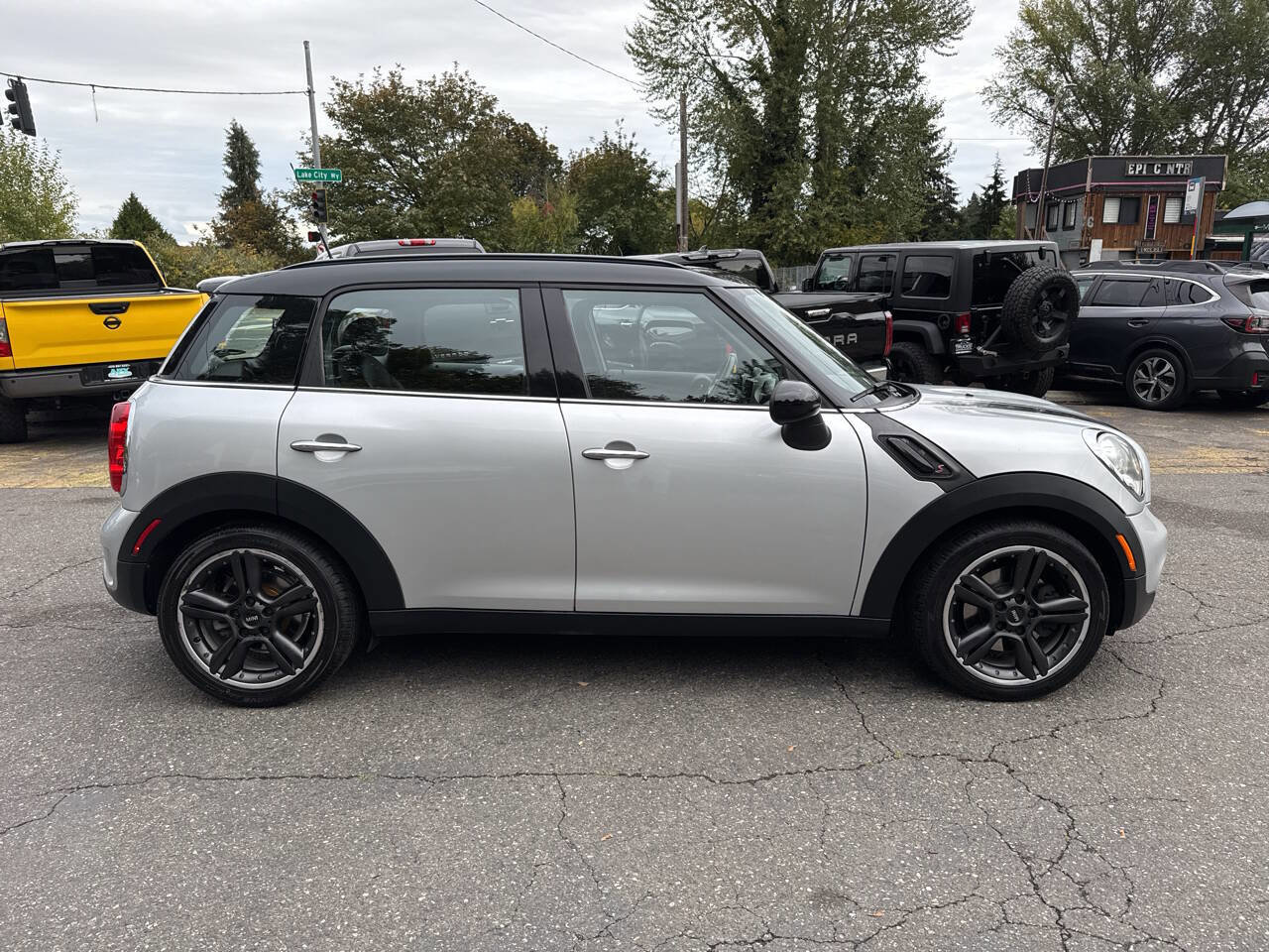 Used 2012 MINI Cooper Countryman S image 2