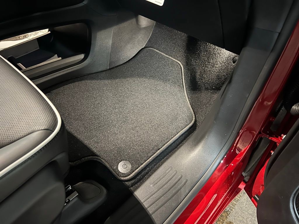 New 2026 Chrysler Pacifica Limited w/ S Appearance Package FWD image 12