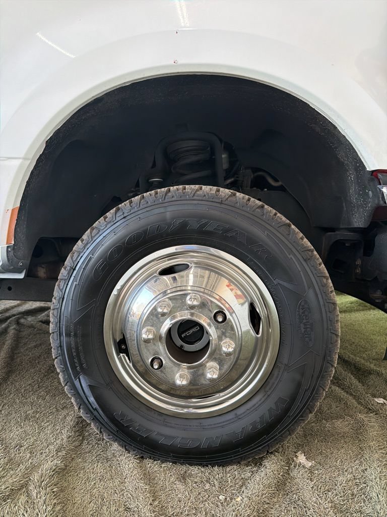 Used 2017 Ford F350 XL w/ Power Equipment Group AWD/4WD image 37