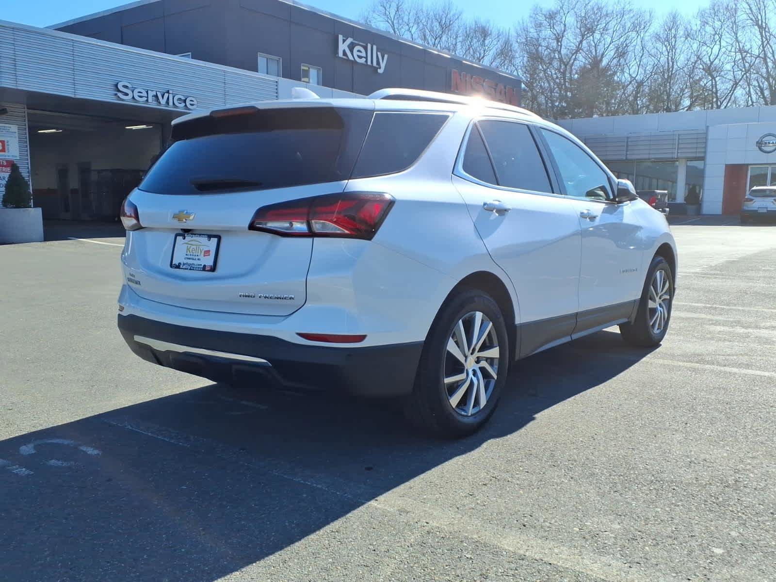 Used 2023 Chevrolet Equinox Premier image 4