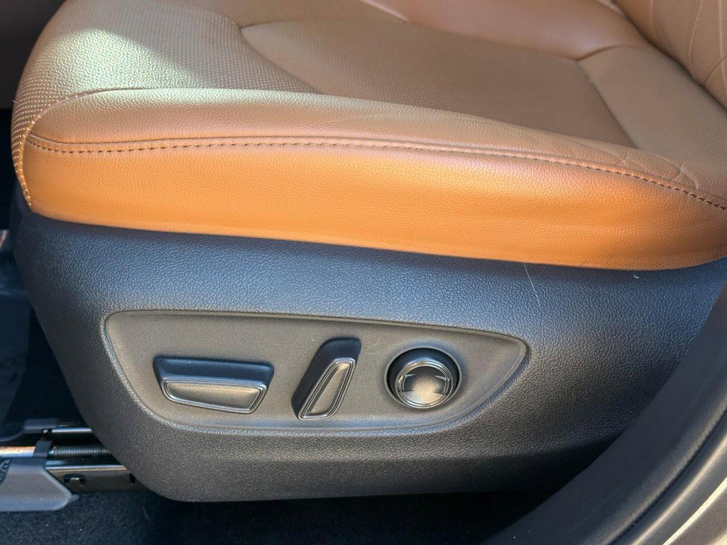 Used 2022 Toyota Highlander Platinum image 21