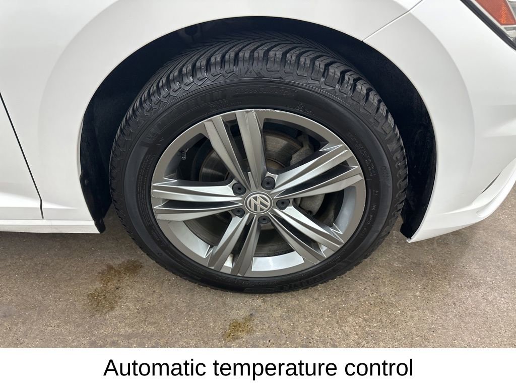 Used 2019 Volkswagen Jetta R-Line FWD image 16