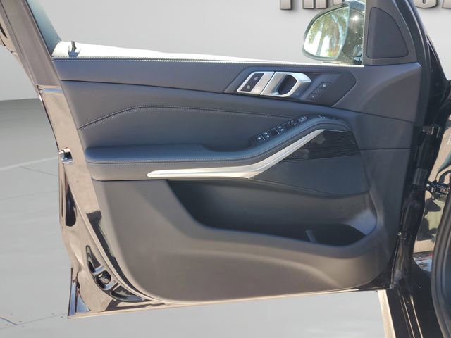 Used 2026 BMW X5 sDrive40i w/ M Sport Package image 18
