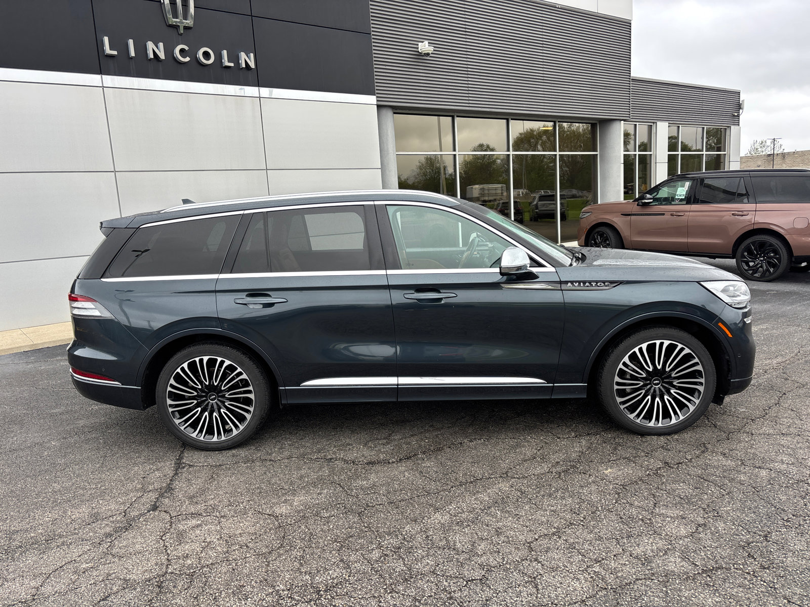 Used 2020 Lincoln Aviator Black Label w/ Dynamic Handling Package AWD/4WD image 8