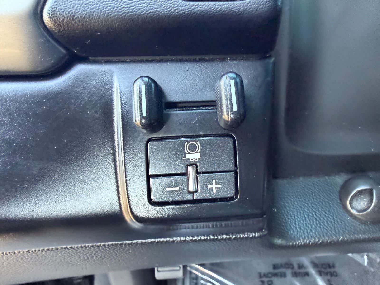 Used 2018 Chevrolet Suburban LS w/ All-Season Package RWD image 17